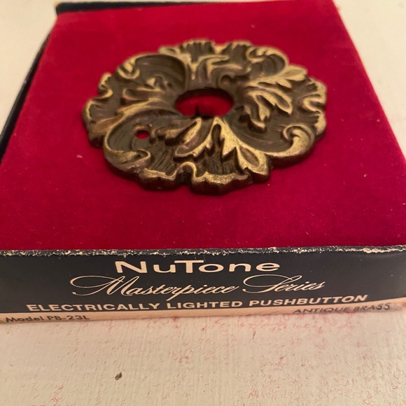 Antique Bronze NuTone Doorbell Cover in its original Box from the early 1900’s - Picture 7 of 11